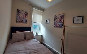 Lovely 2 Bedroom Apartment In The Centre Of Hawick
