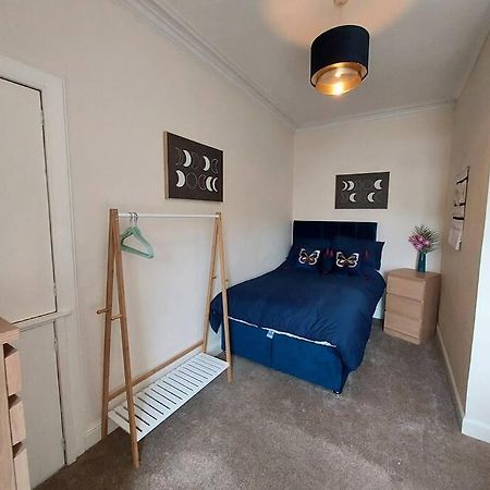 Lovely 2 Bedroom Apartment In The Centre Of Hawick Exterior photo